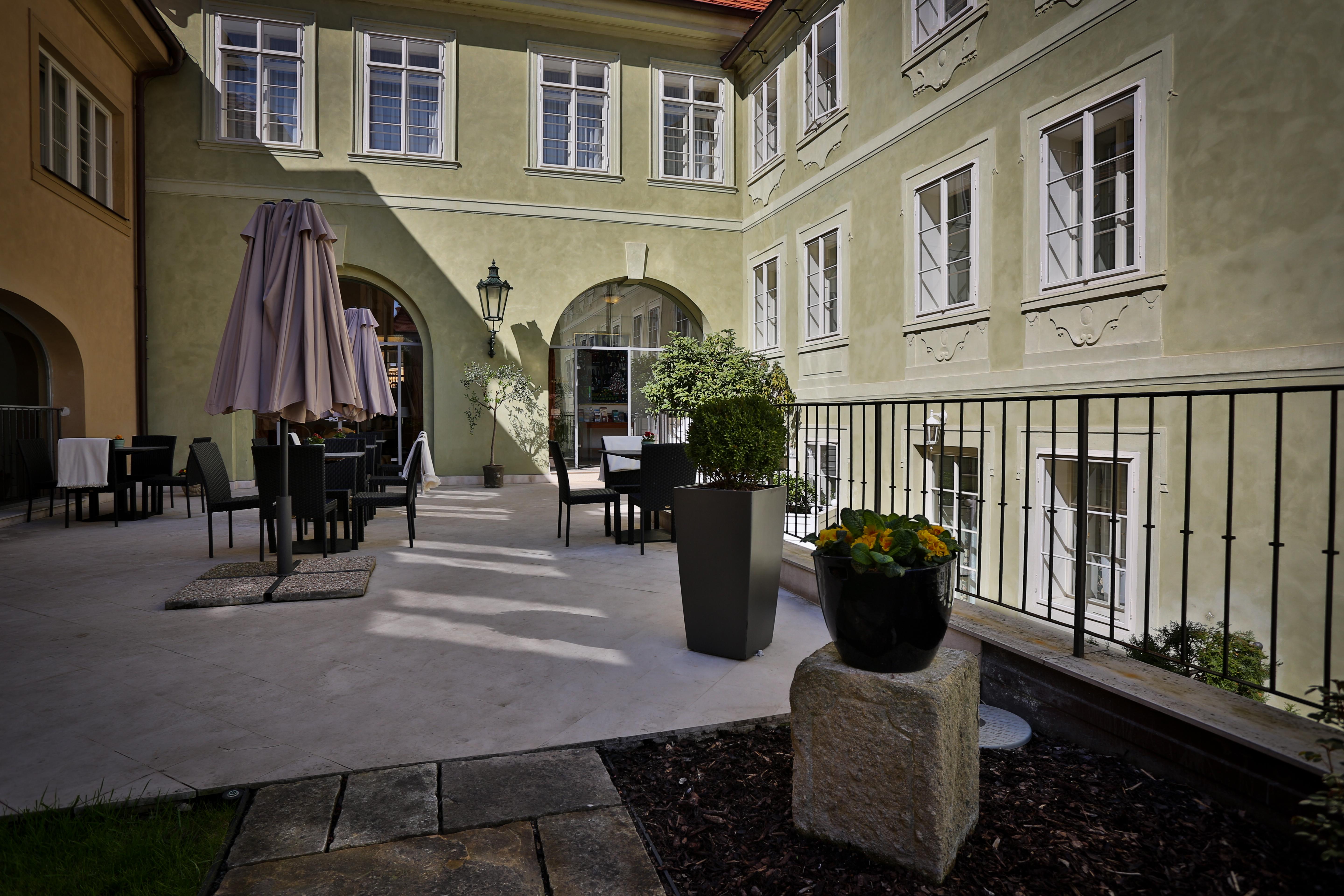 Appia Hotel Residences Прага Экстерьер фото